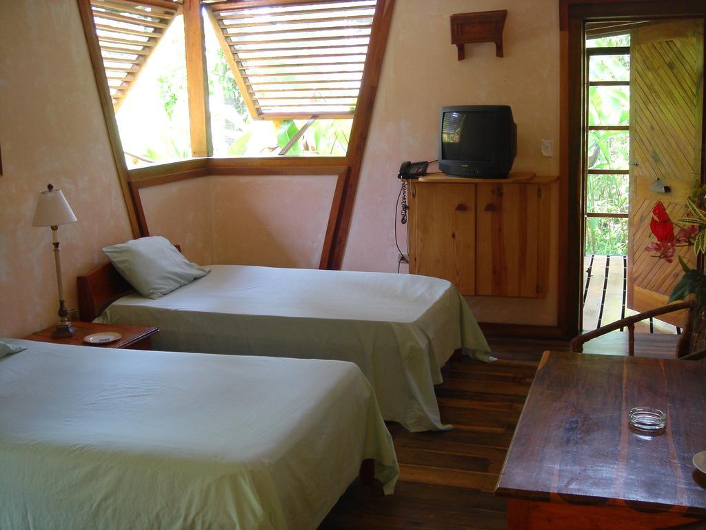 Hotel Whistling Bird Negril Exteriér fotografie